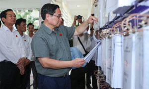 Thủ tướng yêu cầu Chủ tịch tỉnh kiểm tra, chấn chỉnh tình trạng 'cò làm giấy tờ'