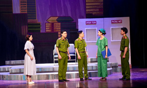'ទល់មុខគ្នា' - ការលេងសើចអំពីប៉ូលីសប្រជាជន