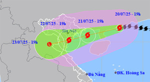 Bão số 3 Wipha giảm 1 cấp, dự báo mạnh trở lại, giật cấp 15 khi vào vịnh Bắc Bộ
