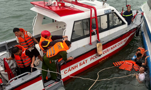 Lật tàu ở Hạ Long: Nỡ lòng nào đổ lỗi cho nạn nhân