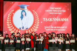 Trường Đại học Việt Nhật trao bằng cho tân cử nhân ngành mới