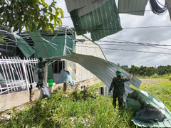 Mưa dông làm 17 người bị thương, hư hại 287 căn nhà ở Đồng Tháp