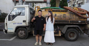 Tưởng ế vì nghề dọn phân, không ngờ có người đẹp vượt 700km đến kết đôi