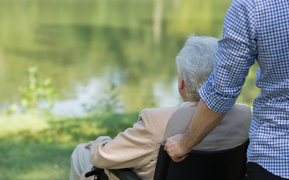 Tôi phụng dưỡng cha mẹ nhưng em gái nuôi lại được thừa kế nhiều hơn