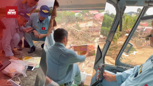 2 giờ bay vào vùng 'rốn lũ' thả hàng cứu trợ của trực thăng quân đội