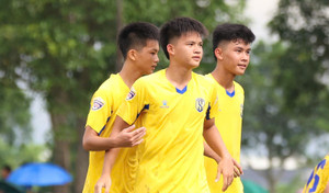 SLNA mất điểm phút bù giờ ở giải U15 Quốc gia 2025