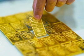 Giá vàng miếng 'bốc hơi' 700.000 đồng/lượng