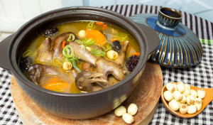 Cách làm bồ câu hầm hạt sen thơm ngon, cực dễ