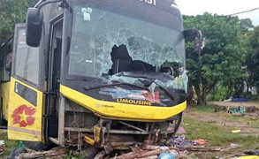 Lật xe khách trên quốc lộ 1A ở Hà Tĩnh, 9 người chết