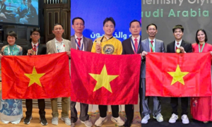 សាលាមានសិស្សឈ្នះមេដាយមាសក្នុងកម្មវិធី International Chemistry Olympiad ៣ឆ្នាំជាប់គ្នា