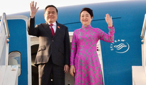 Chủ tịch Quốc hội và phu nhân bắt đầu thăm chính thức Vương quốc Maroc