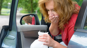 Khoa học lý giải vì sao đi xe điện dễ bị say