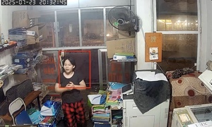 Bé gái 13 tuổi ở Hà Nội mất tích: Người mẹ đang tới TP.HCM nhận con
