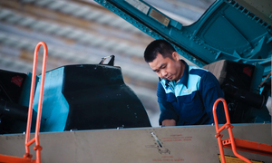 Một ngày thầm lặng của kỹ thuật viên không quân bên chiến đấu cơ Su-30MK2