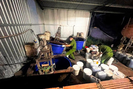 Công an Lâm Đồng triệt phá cơ sở nghi sản xuất phân bón giả quy mô lớn