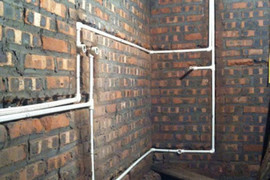 Thi công điện nước âm tường hay nổi tốt hơn? 