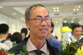 'Cậu bé vàng của Toán học Việt Nam' Lê Bá Khánh Trình nghỉ hưu