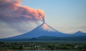 Núi lửa cao nhất Âu - Á phun trào sau trận động đất: Nga thông tin mới nhất