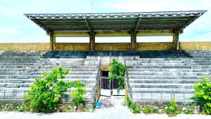 Trung tâm văn hóa thể thao hơn 21 tỷ bỏ hoang nằm hoang lạnh ven biển TP Huế