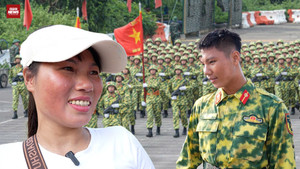 Người mẹ bật khóc, tự hào con trai trên thao trường A80