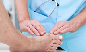 Liều lĩnh đánh cược mạng sống với mẹo 'chích máu trị gout'