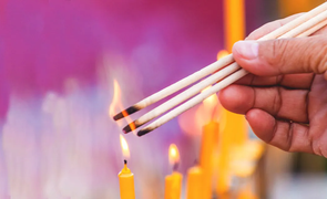 Thắp hương bao lâu thì hạ lễ, thụ lộc?