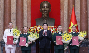 Bốn sĩ quan cấp cao Quân đội và Công an được thăng hàm Thượng tướng
