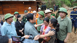 Thủ tướng ghi nhận nỗ lực của ngành điện tại vùng lũ Điện Biên