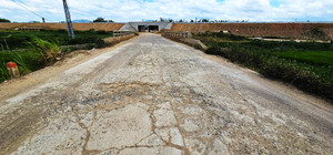 Đường dân sinh ở Gia Lai xuống cấp, nhà ven đường thành 'máy hút bụi'