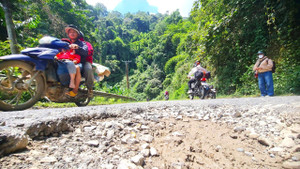 'Ma trận' ổ gà, ổ voi trên quốc lộ 27 qua Lâm Đồng