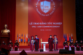 Trường Đại học Kinh tế trao bằng tốt nghiệp cho 1.500 cử nhân, thạc sĩ, tiến sĩ