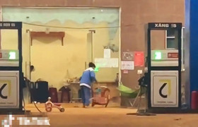 Bé trai 16 tháng tuổi bị bác dâu ném xuống nền bê tông: Thông tin mới nhất