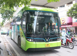 Thí điểm tuyến buýt điện phục vụ tham quan tại trung tâm Hà Nội
