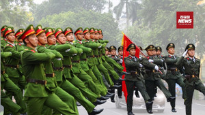 Mãn nhãn màn diễu hành phô trương sức mạnh của công an Hà Nội