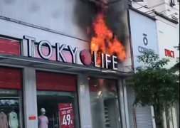 Hà Nội: Cháy cửa hàng thời trang trên phố Phạm Ngọc Thạch