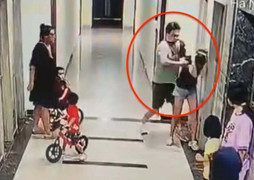 Sắp xét xử kẻ hành hung phụ nữ trước mặt nhiều trẻ nhỏ ở chung cư Hà Nội