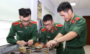 4 năm qua điểm chuẩn Học viện Kỹ thuật Quân sự thay đổi ra sao?