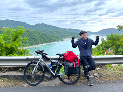 Chàng trai gen Z đạp xe từ TP.HCM ra Hà Nội đón lễ Quốc khánh 2/9 gây sốt mạng