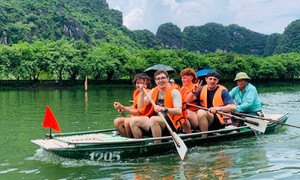 Miễn thị thực cho công dân 12 nước đến Việt Nam du lịch