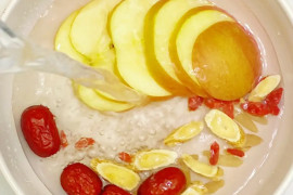 Vì sao người Trung Quốc chuộng uống nước táo trong ngày nóng?