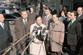 Bà Nguyễn Thị Bình: 'Bông hồng khiêu vũ giữa bầy sói' và danh hiệu Anh hùng