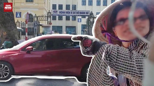 Kinh hoàng 'cò' trông xe bệnh viện ngang nhiên lộng hành, 'chặt chém' không thương tiếc