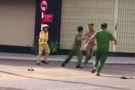 Gây tai nạn rồi bỏ trốn, bị phát hiện còn tấn công cảnh sát giao thông