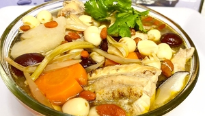 Cách làm gà hầm ngũ quả bổ dưỡng đơn giản