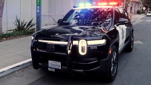 Xe điện tuần tra đầu tiên của Rivian sẵn sàng truy đuổi tội phạm
