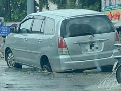 Nguyên nhân ô tô sụt 'hố tử thần' ở Hà Nội