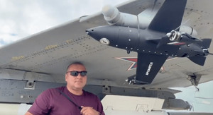 Thí nghiệm kỳ quái MiG-29 Nga buộc theo UAV bằng dây rút