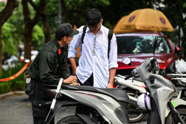 Với 'quái xế' con nhà giàu, lao động công ích là 'đòn đau nhớ lâu' hơn phạt tiền