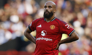 Hàng công giá hơn 7.600 tỷ đồng tịt ngòi, Man Utd thua Arsenal