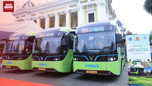 Buýt điện du lịch E11 miễn phí: Hành trình Hồ Gươm – Lăng Bác – phố cổ Hà Nội